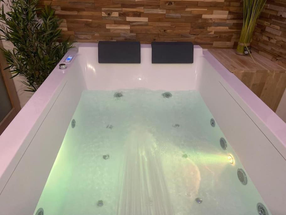 Lover Dose Spa Vierzon Buitenkant foto