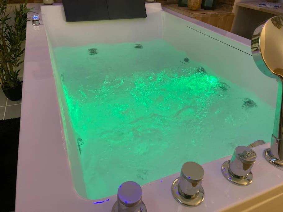Lover Dose Spa Vierzon Buitenkant foto