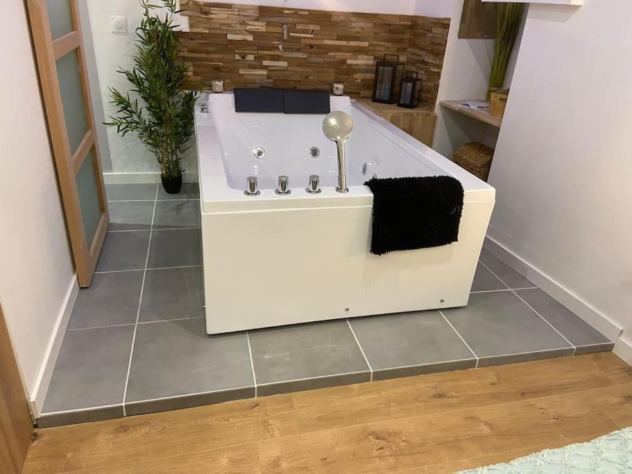 Lover Dose Spa Vierzon Buitenkant foto